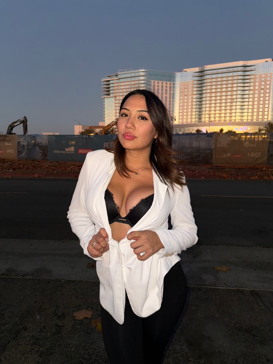 Take a pause and enjoy Ali Cruz — streaming from Kawasaki