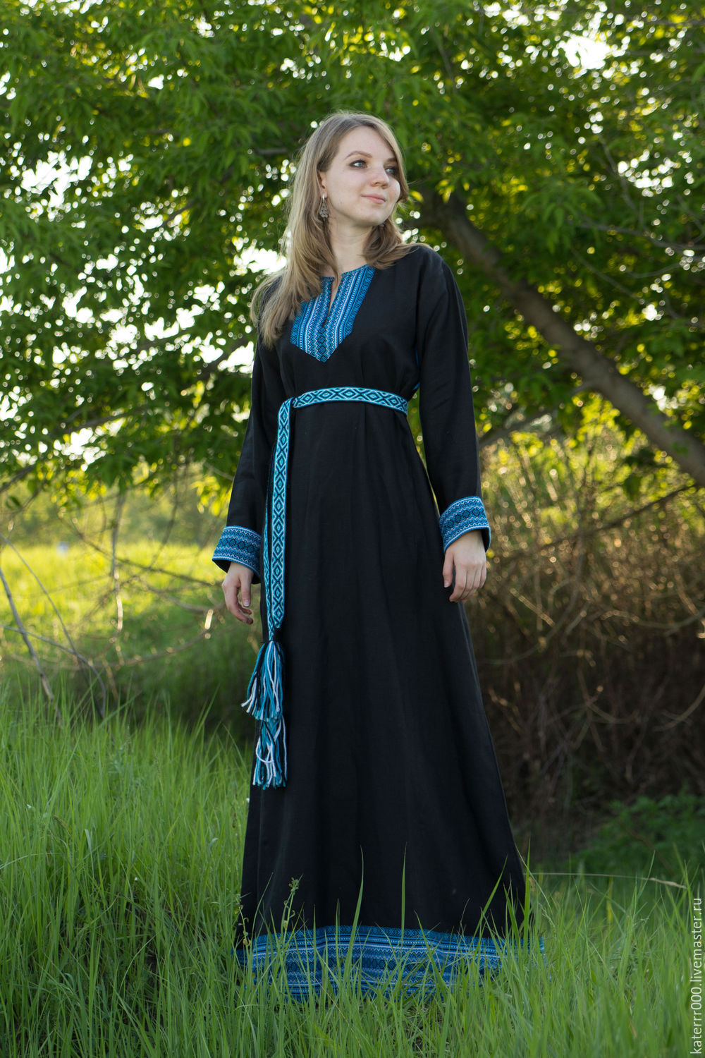 Women in Slavic costumes in Kawasaki