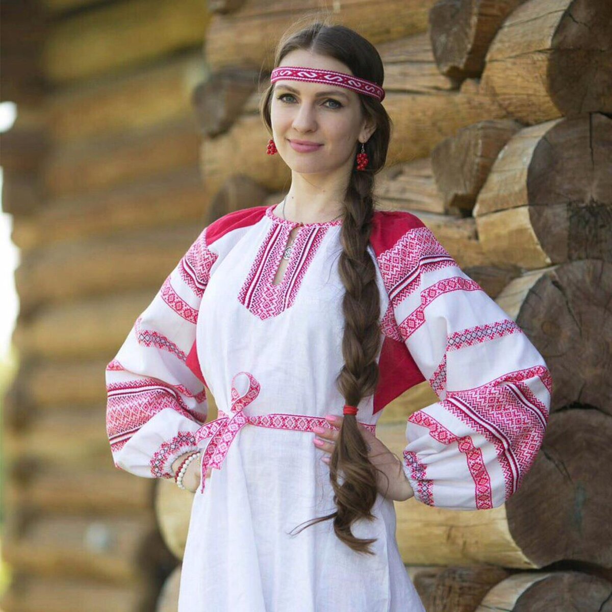 Girls in Slavic costumes in Kawasaki