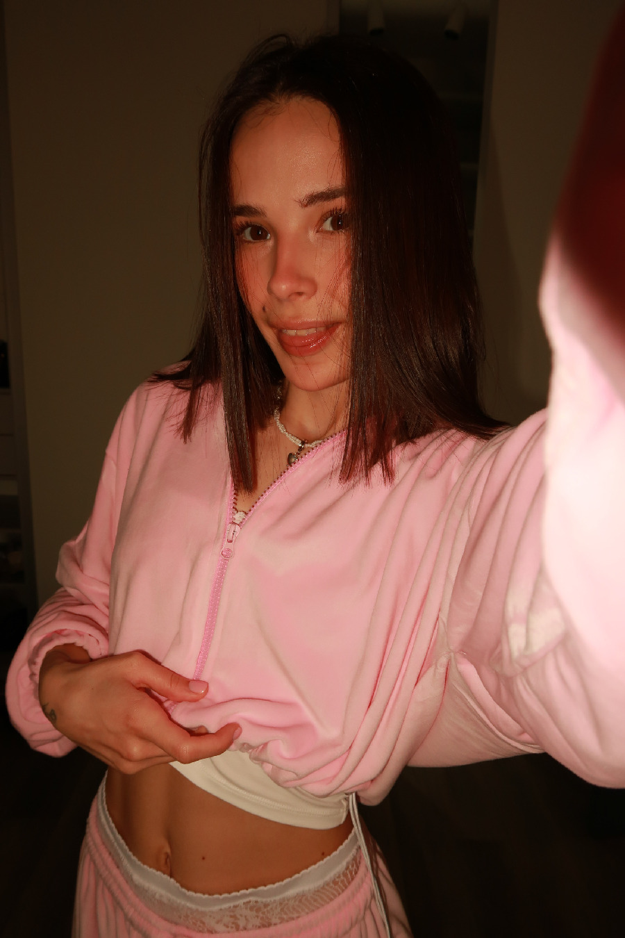 Tina brings the glow — live moments in Kawasaki