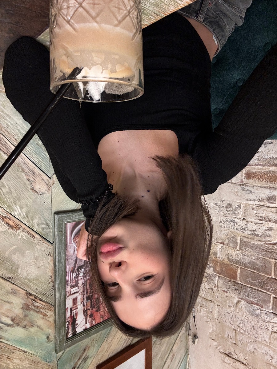 Fresh photos, fresh mood — Tina online in Kawasaki